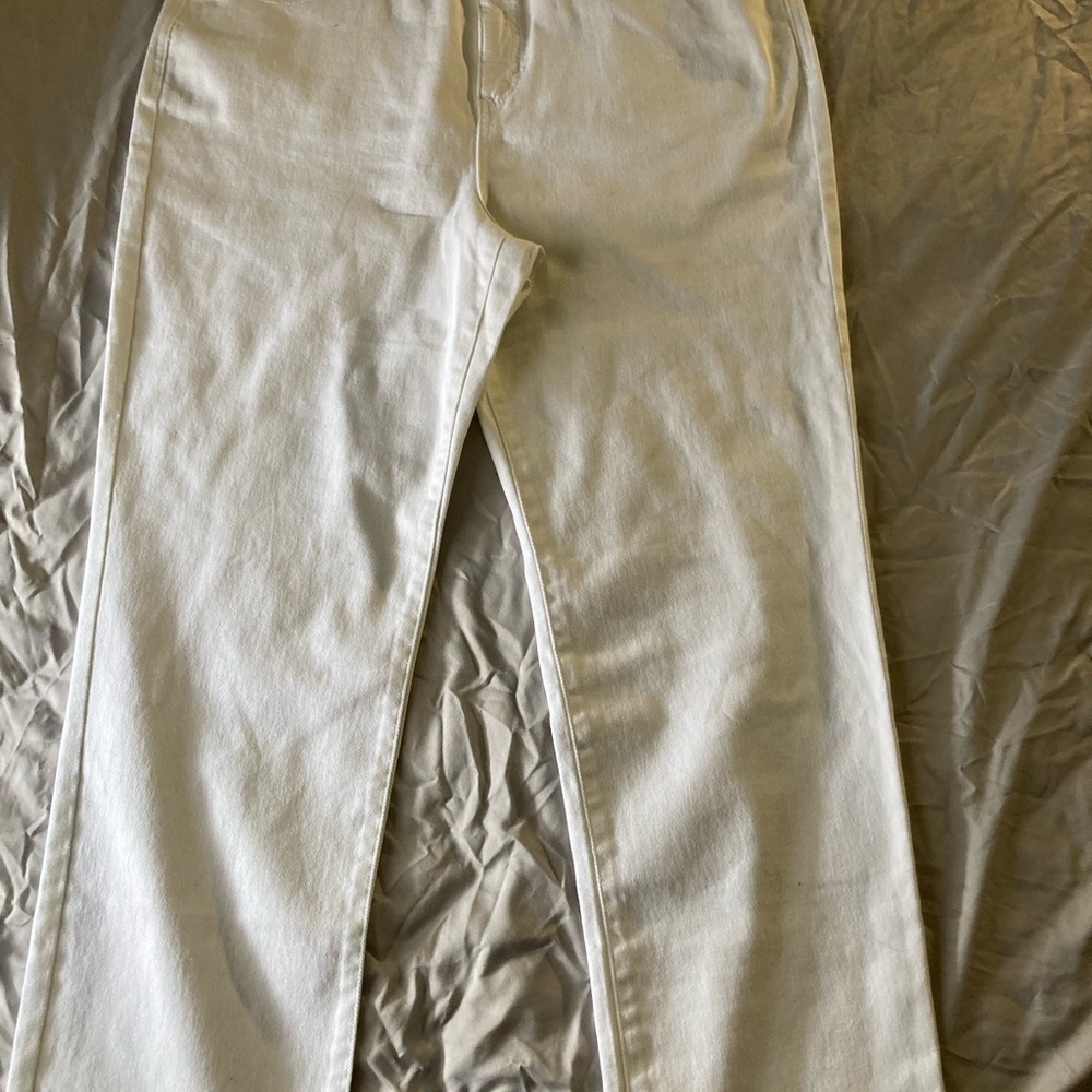 Women's White Jeans - Picture 4 of 4
